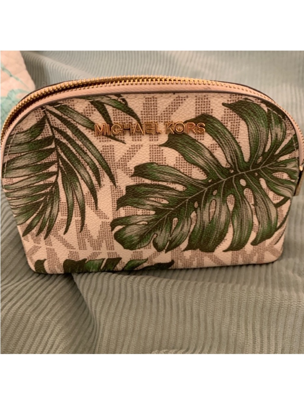 Michael Kors Leaf Print Cosmetic Case - Green & Beige💚✅